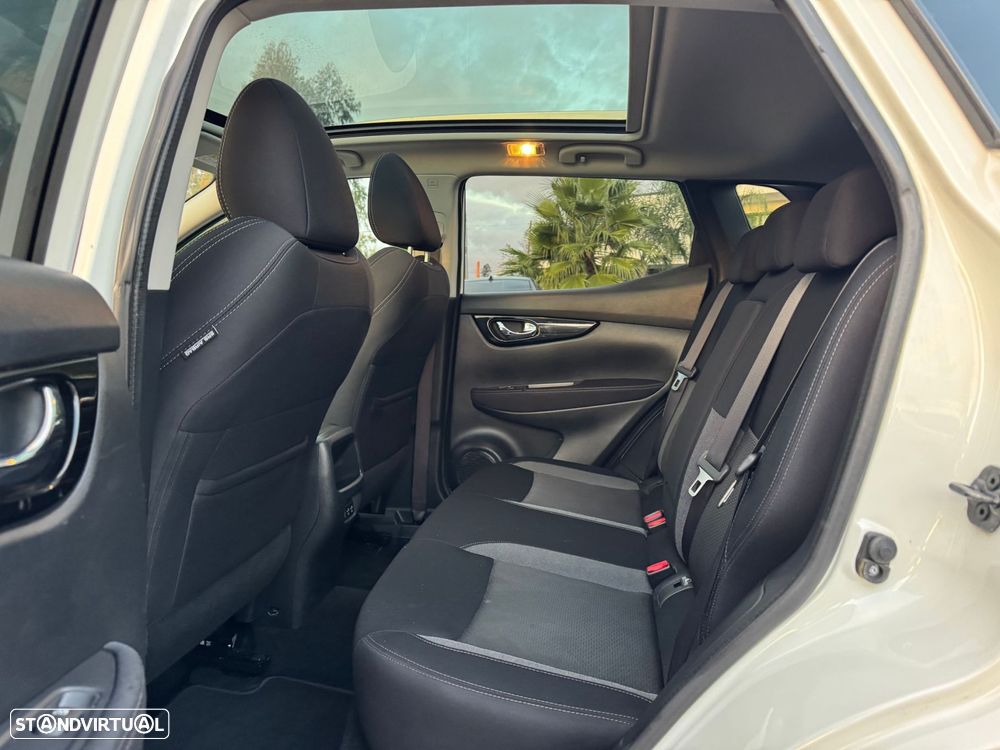 Nissan Qashqai 1.5 dCi N-Connecta J18 - 28