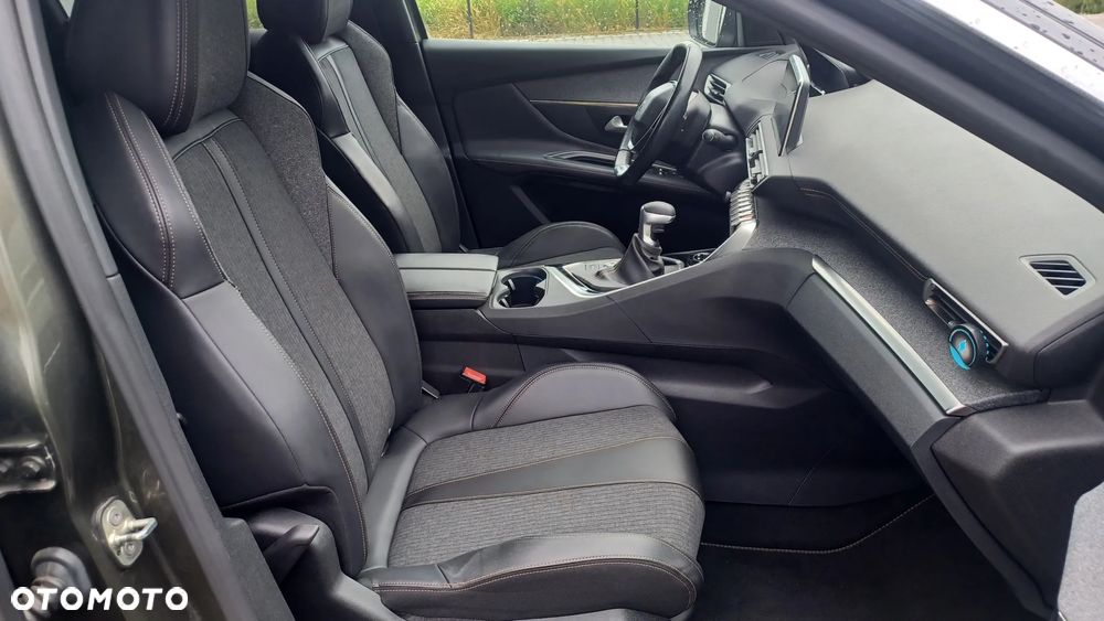 Peugeot 3008 1.5 BlueHDi Allure S&S - 9