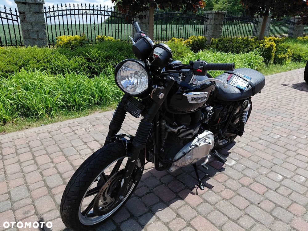 Triumph Bonneville - 1