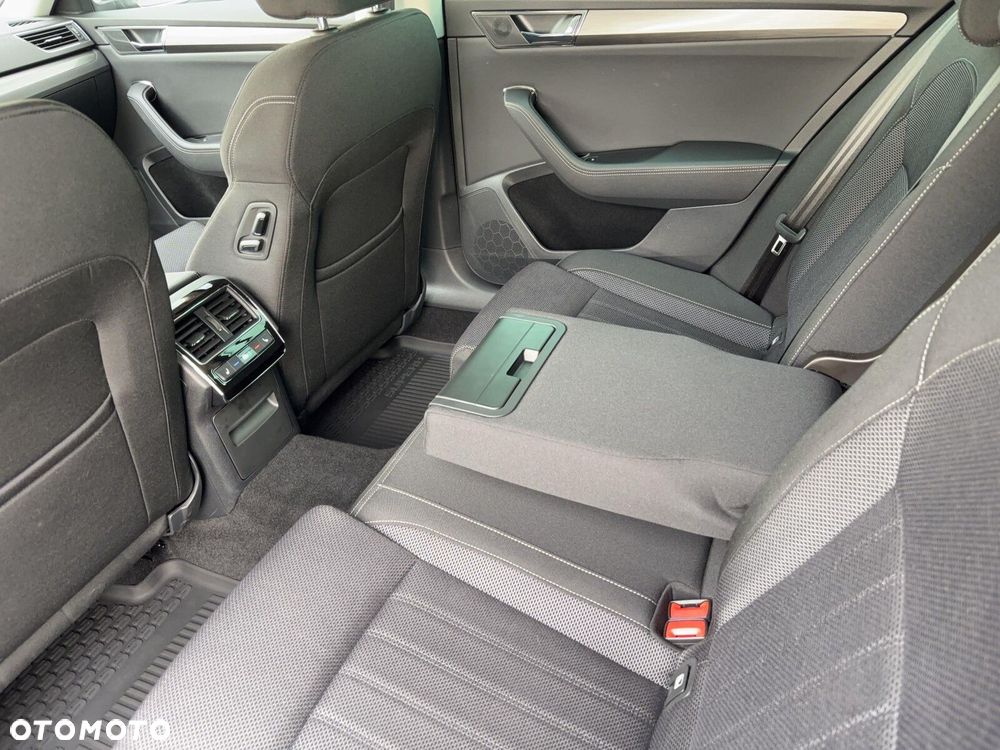 Skoda Superb 2.0 TDI SCR Style DSG - 17