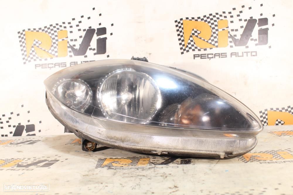 Ótica / Farol Direito Seat Leon (1P1)  5P2941006c / 89315821 / Passage - 1