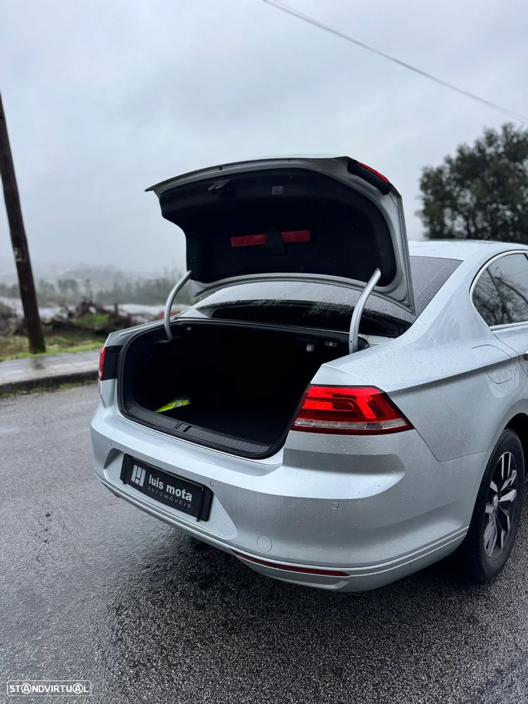 VW Passat 2.0 TDI Highline - 12