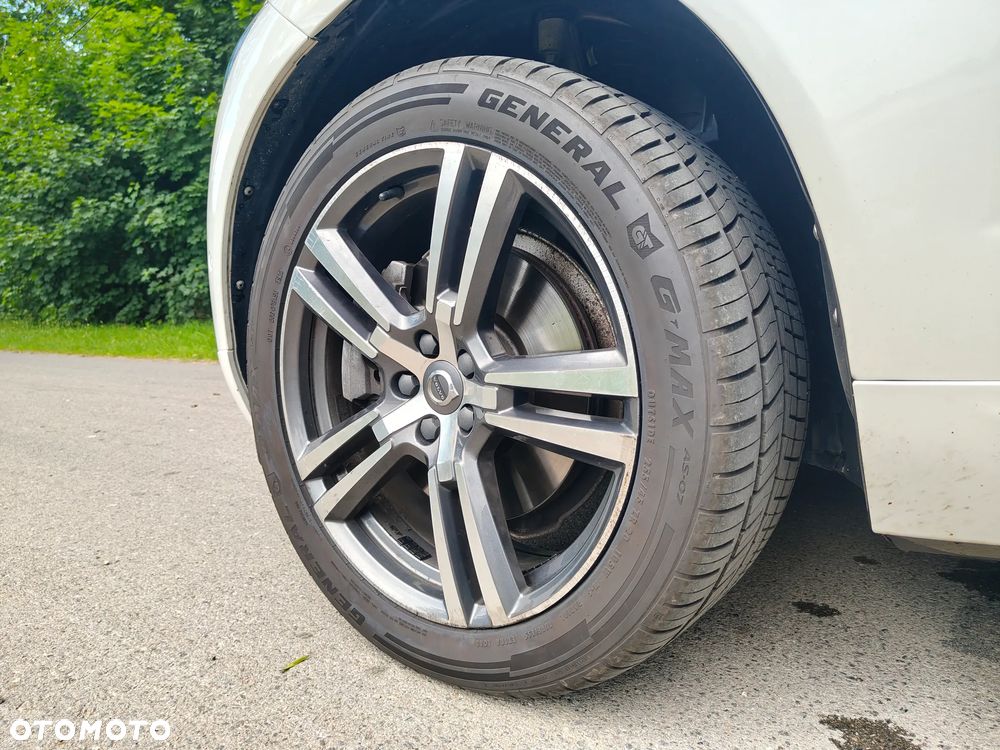 Volvo XC 60 T6 AWD Geartronic Momentum Pro - 23
