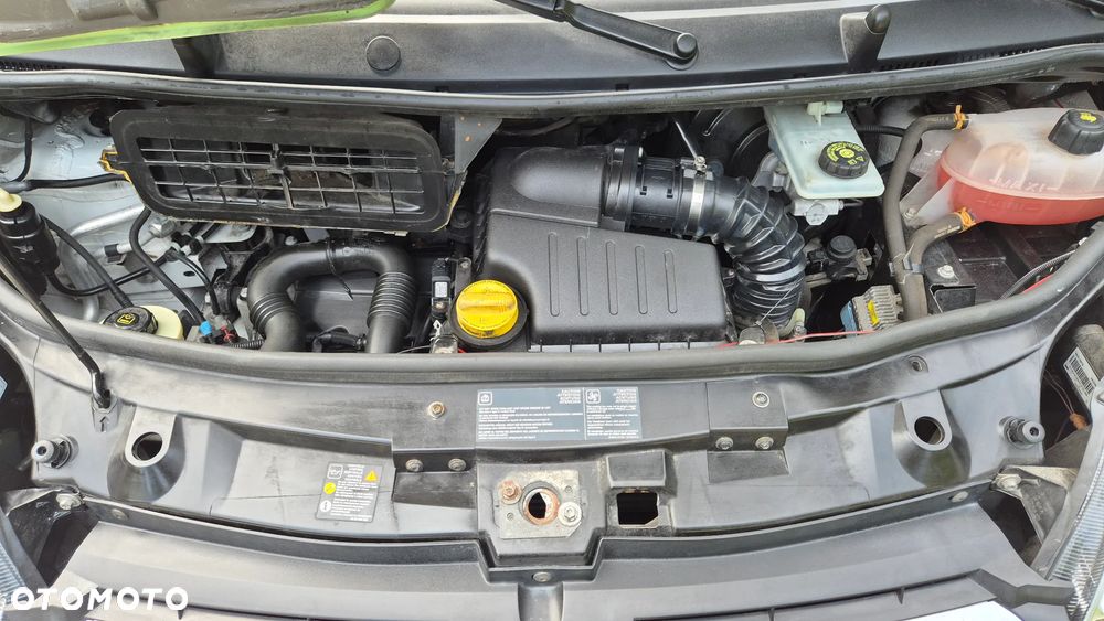Opel Vivaro - 10