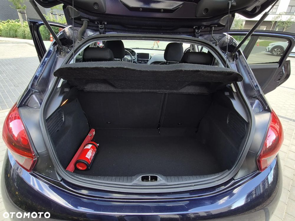 Peugeot 208 1.2 PureTech GPF Signature S&S - 8