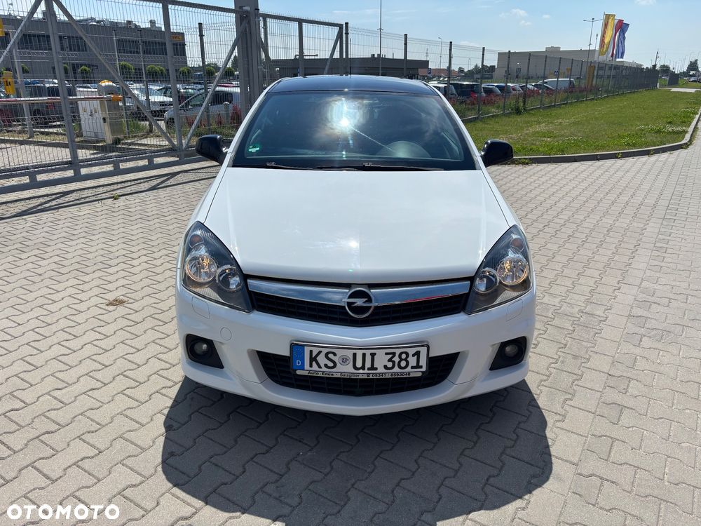 Opel Astra 1.6 Black&White - 9