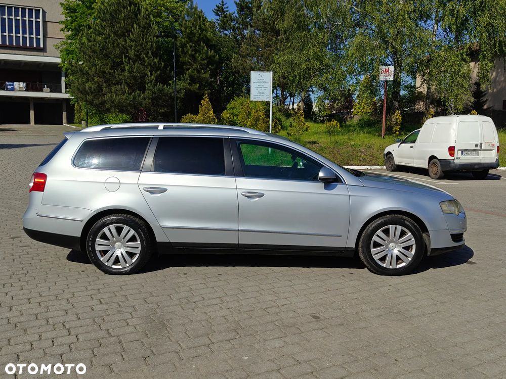 Volkswagen Passat 2.0 FSI Comfortline - 4