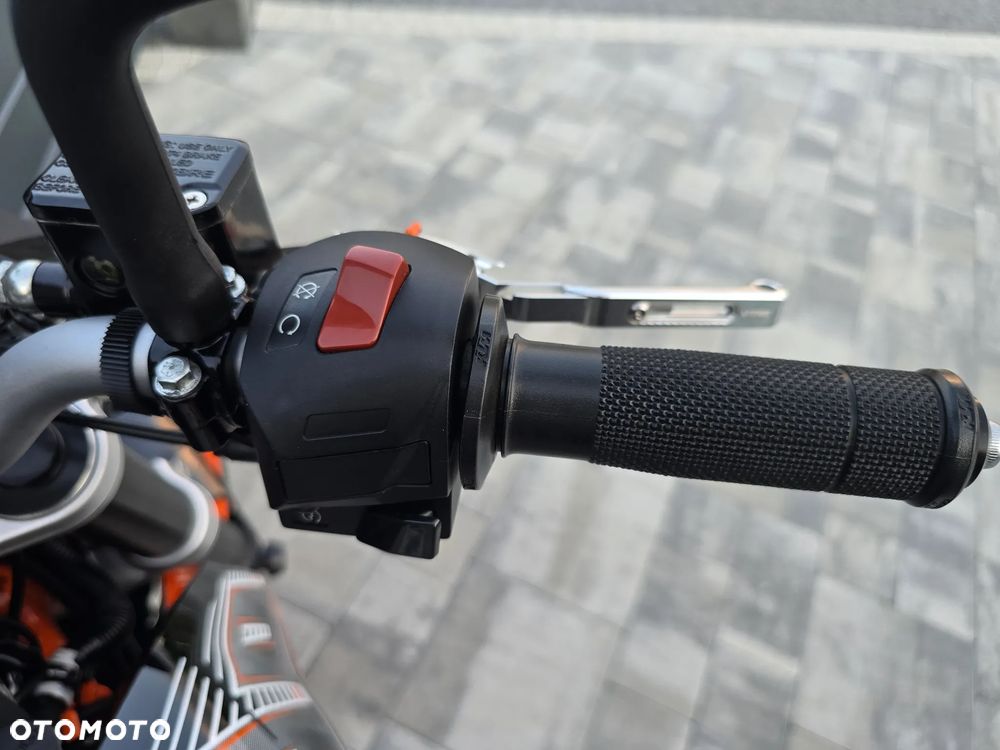 KTM Duke 390 - 24