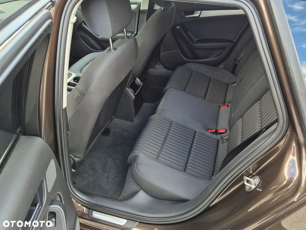 Audi A4 Avant 2.0 TDI DPF S line Sportpaket - 24