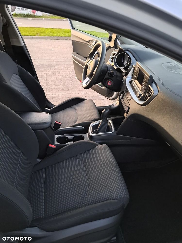 Kia Ceed - 10