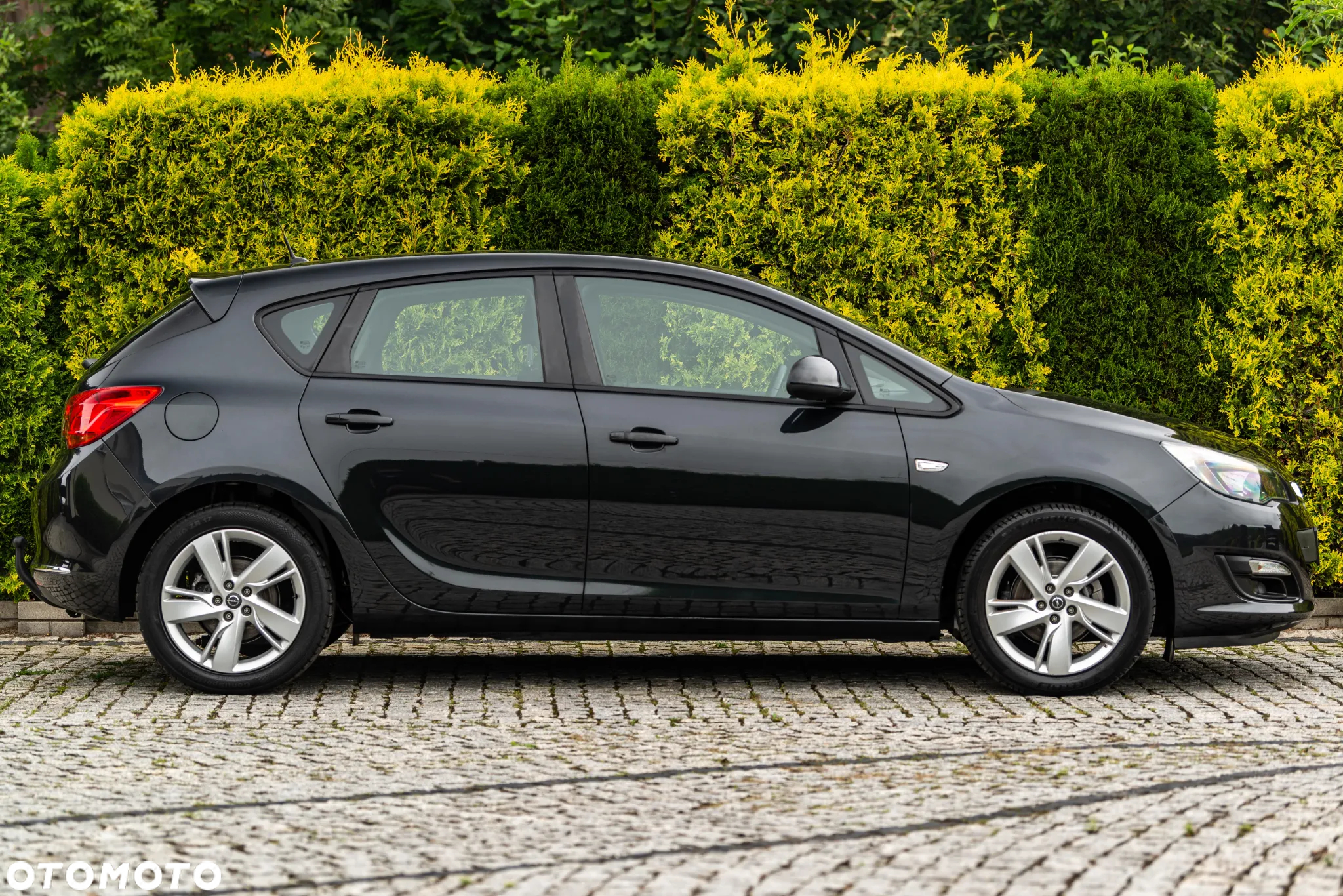 Opel Astra IV GTC 1.4 Active - 19