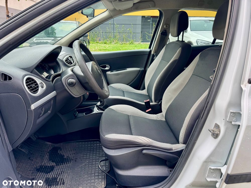Renault Clio 1.5 dCi Authentique - 10