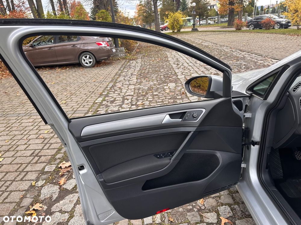 Volkswagen Golf Variant 1.6 TDI DPF BlueMotion Technology Style - 12