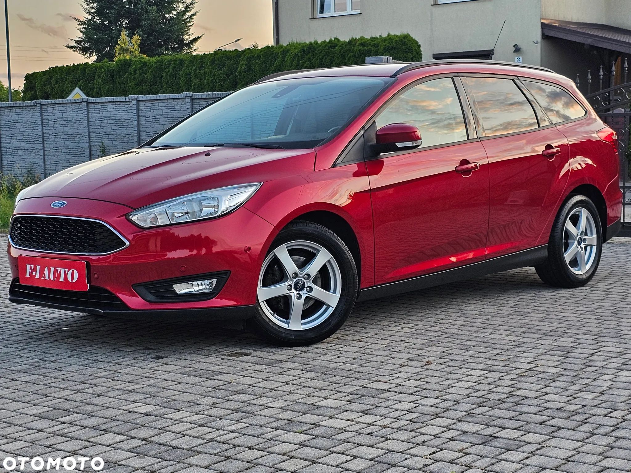 Ford Focus Turnier 1.0 EcoBoost Start-Stopp-System ACTIVE X - 1