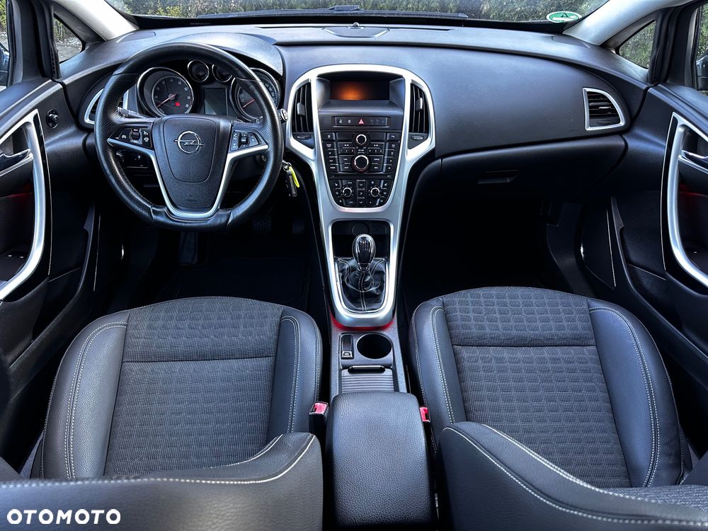 Opel Astra 1.6 Turbo Innovation - 33