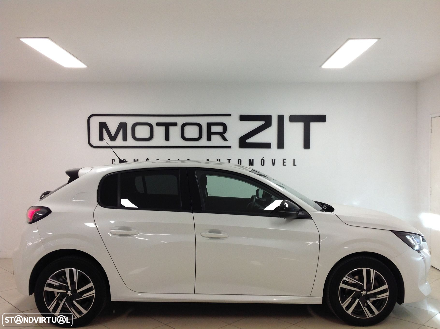 Peugeot 208 1.2 PureTech Allure - 5