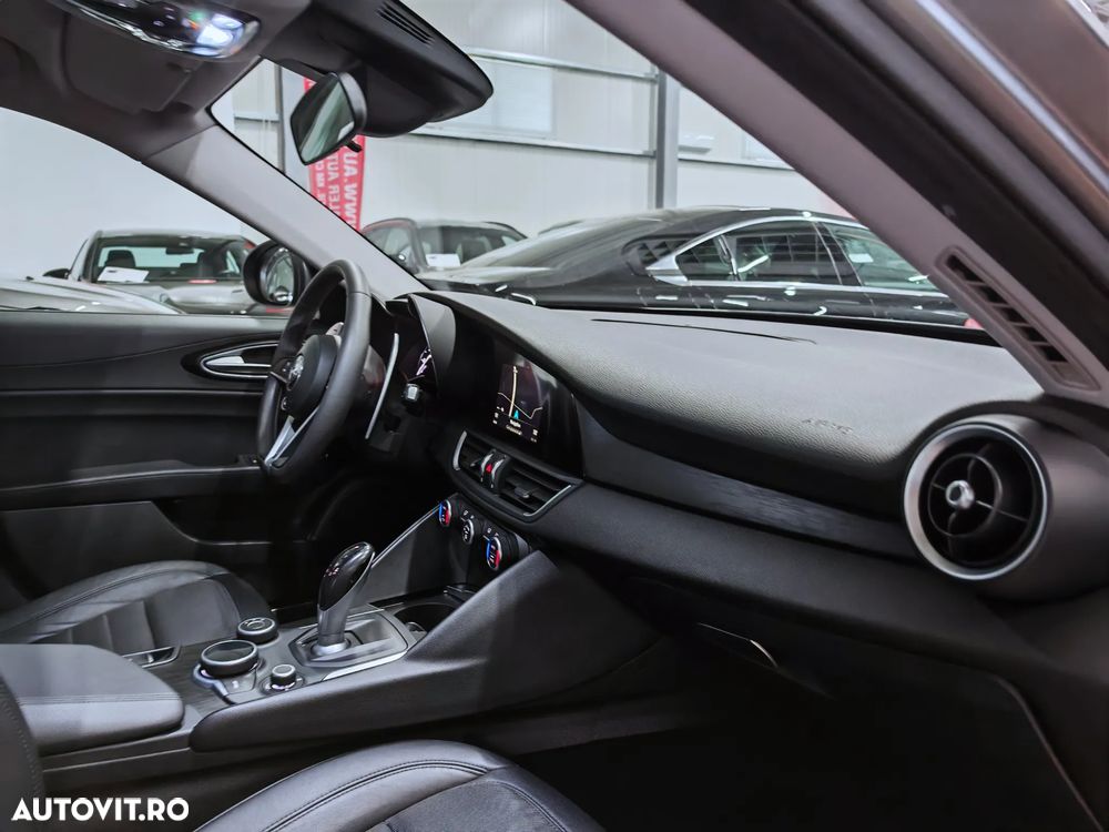 Alfa Romeo Giulia 2.2 JTDM Aut. Super - 11