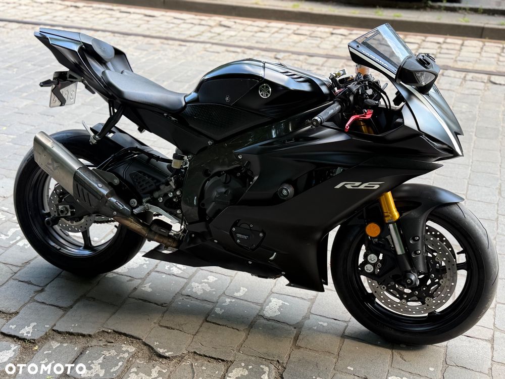 Yamaha R6 - 6