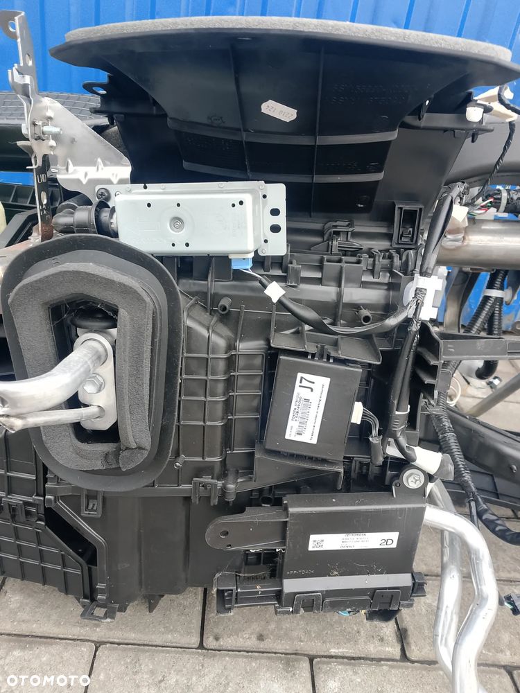 Nagrzewnica powietrza cały komplet 87010-0DN10 Toyota Yaris IV Europa - 6