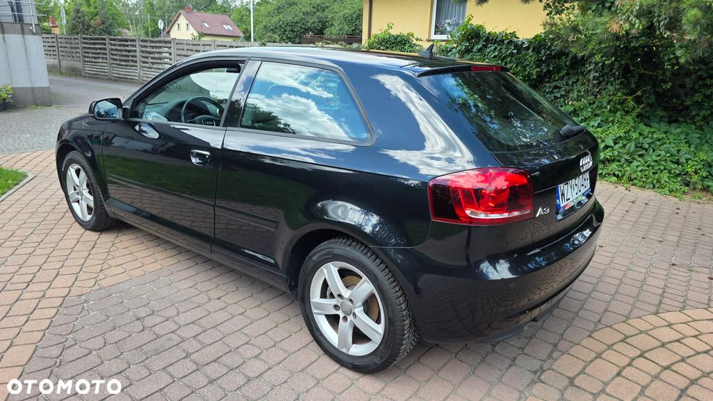 Audi A3 3-drzwiowe 1.6 TDI DPF Attraction - 22