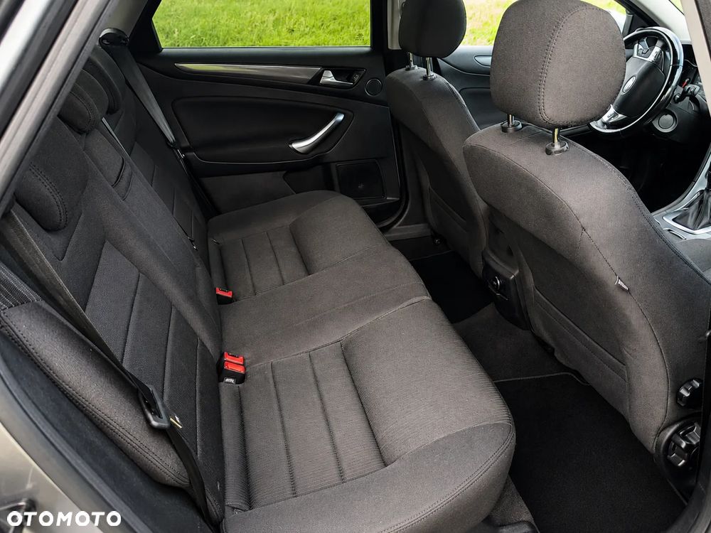 Ford Mondeo - 10