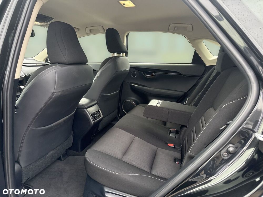 Lexus NX 300h Business Edition AWD - 23