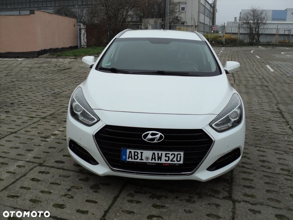 Hyundai i40 Kombi 1.7 CRDi DCT Premium - 8