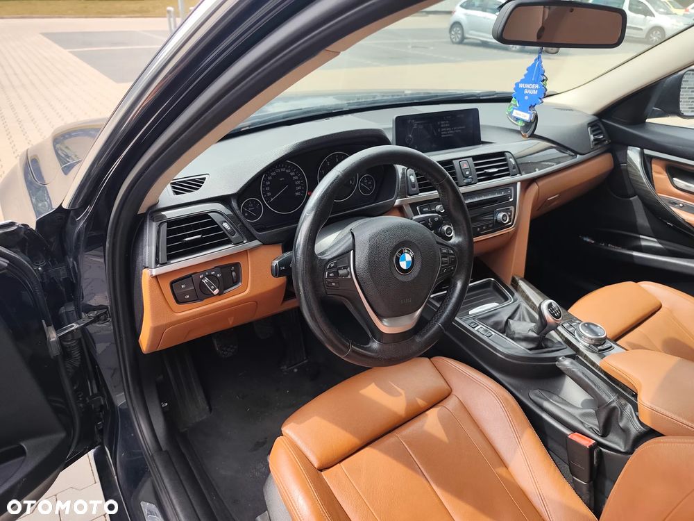 BMW Seria 3 320d Efficient Dynamics Luxury Line EU6 - 14