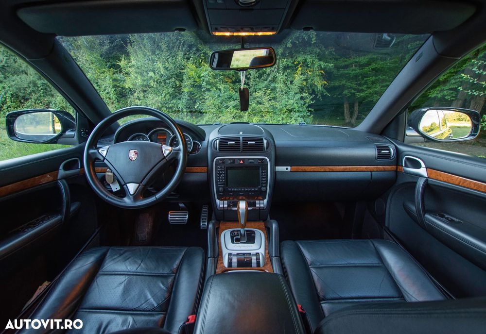 Porsche Cayenne - 13