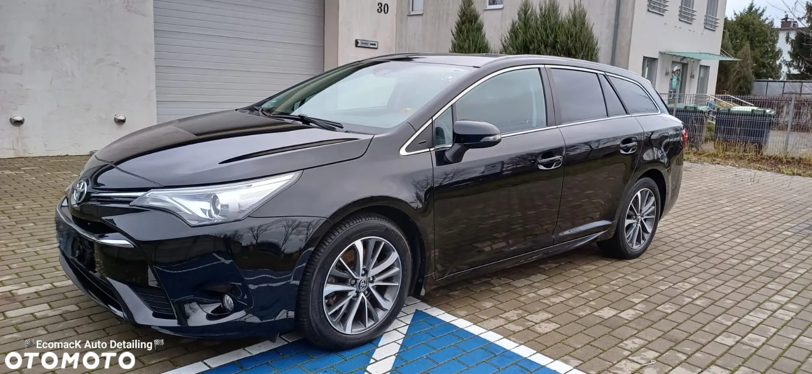 Toyota Avensis 2.0 D-4D Premium - 26