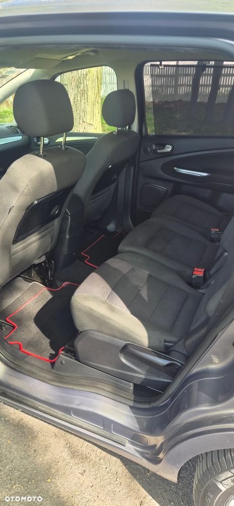 Ford S-Max - 12
