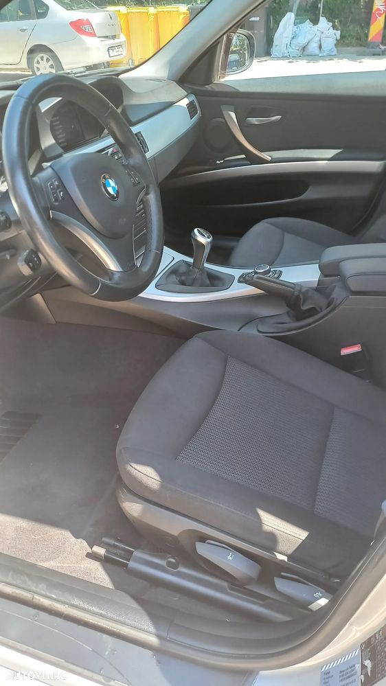 BMW Seria 3 318d - 15
