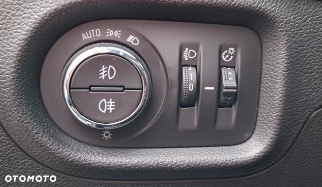 Opel Astra 1.4 T Elite - 28