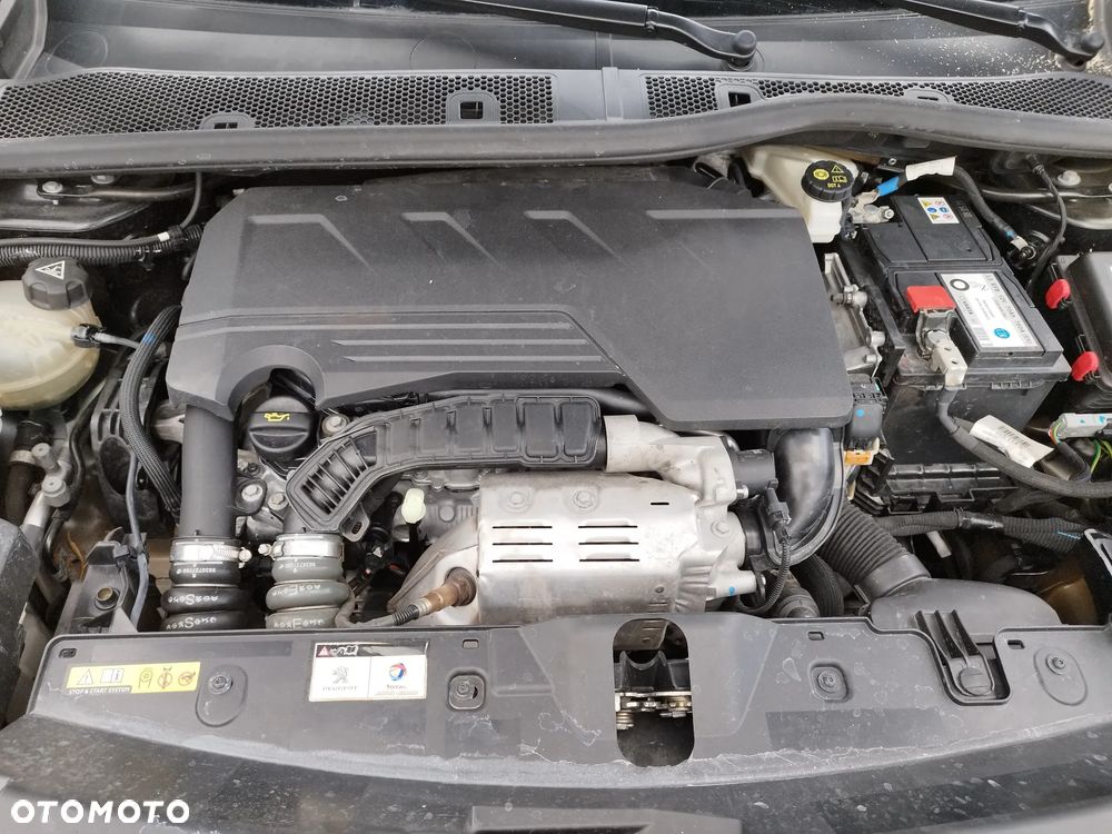 Peugeot 2008 PureTech 155 EAT8 GT - 17