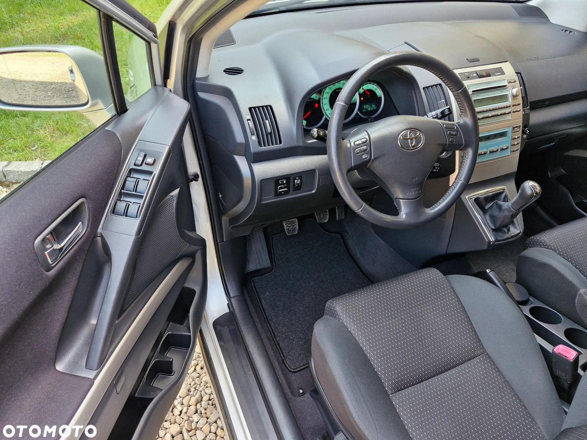 Toyota Corolla Verso 1.8 Gold + - 20