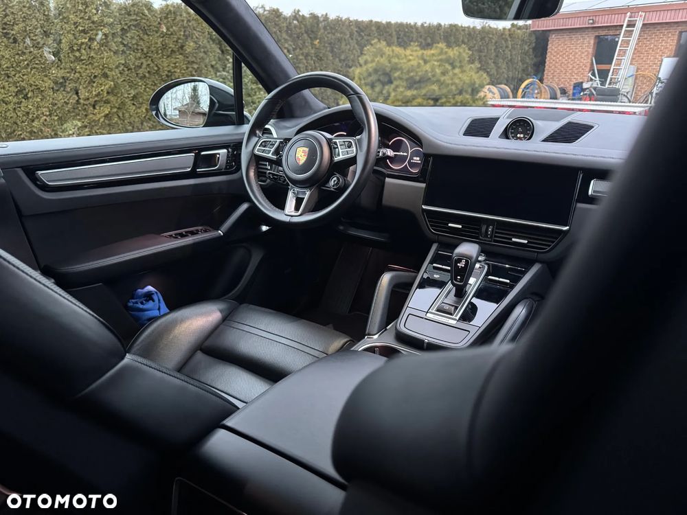 Porsche Cayenne Turbo - 16