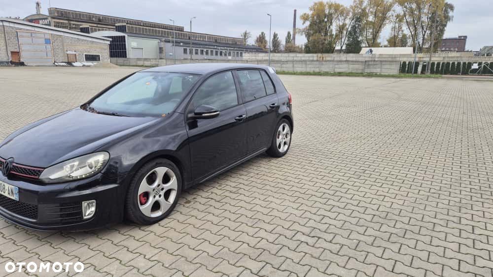Volkswagen Golf 2.0 GTI - 2