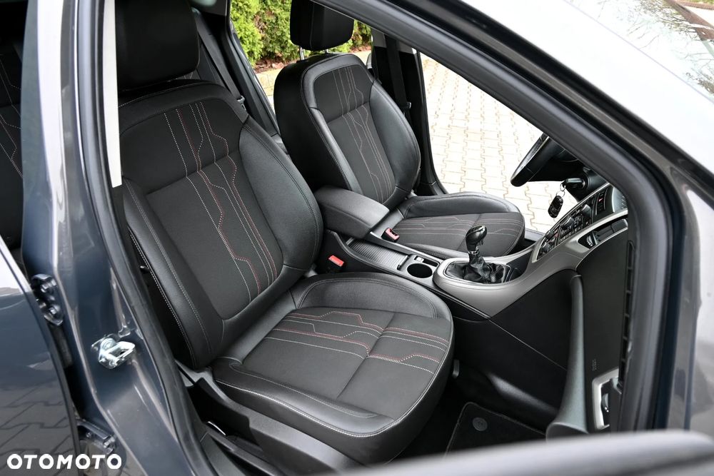 Opel Astra 1.4 T Cosmo S&S - 38