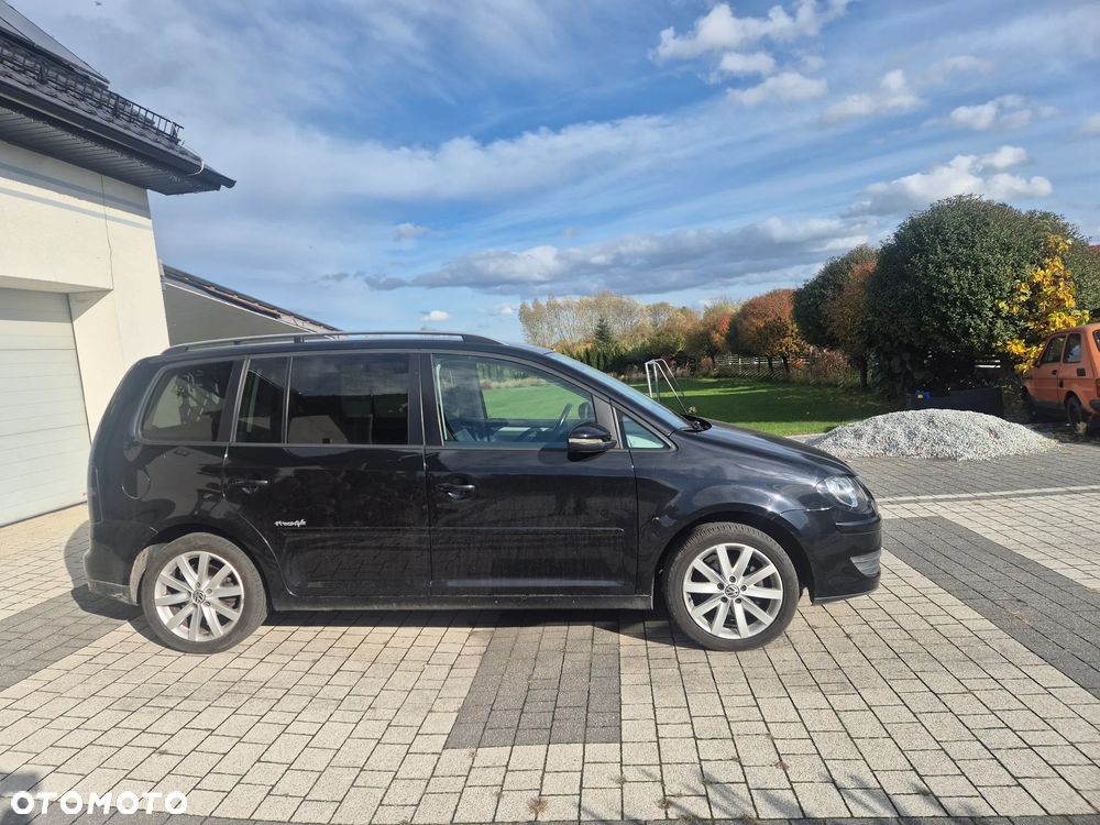 Volkswagen Touran - 5