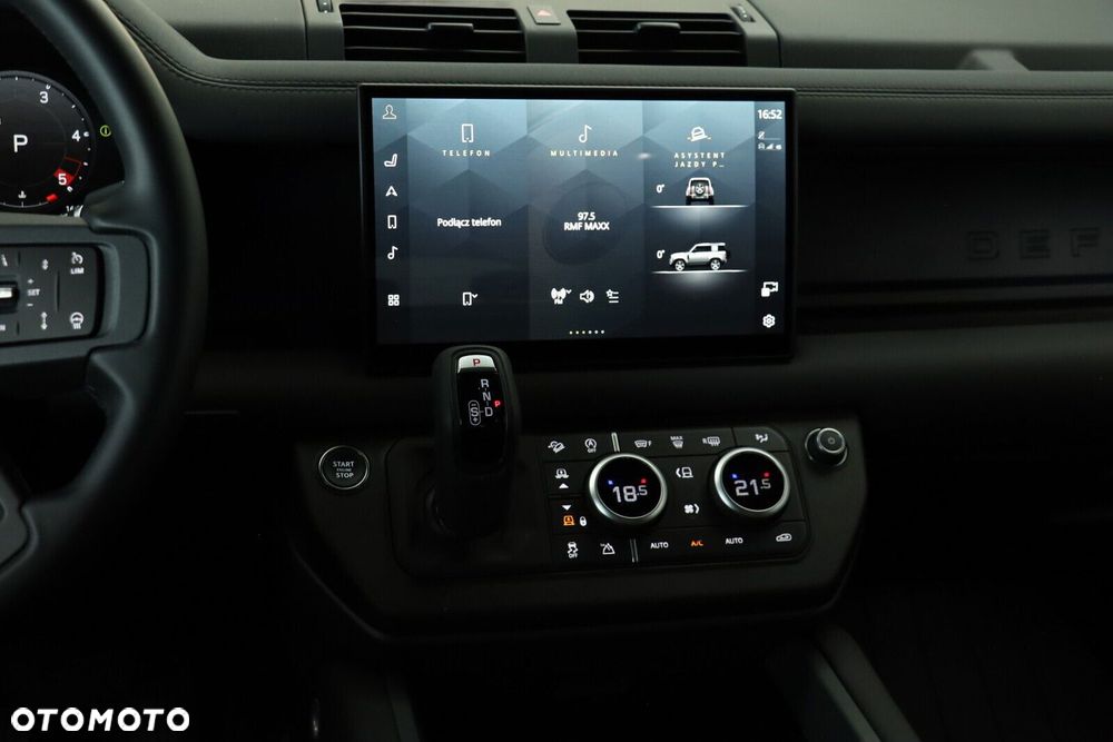 Land Rover Defender - 28