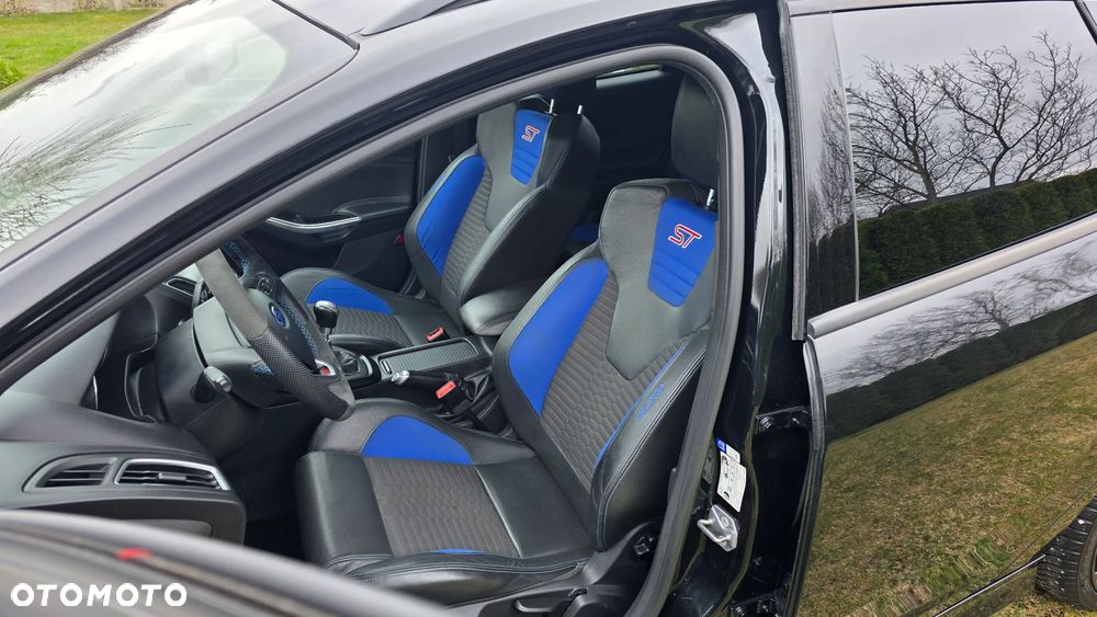 Ford Focus 2.0 TDCi ST-2 - 18