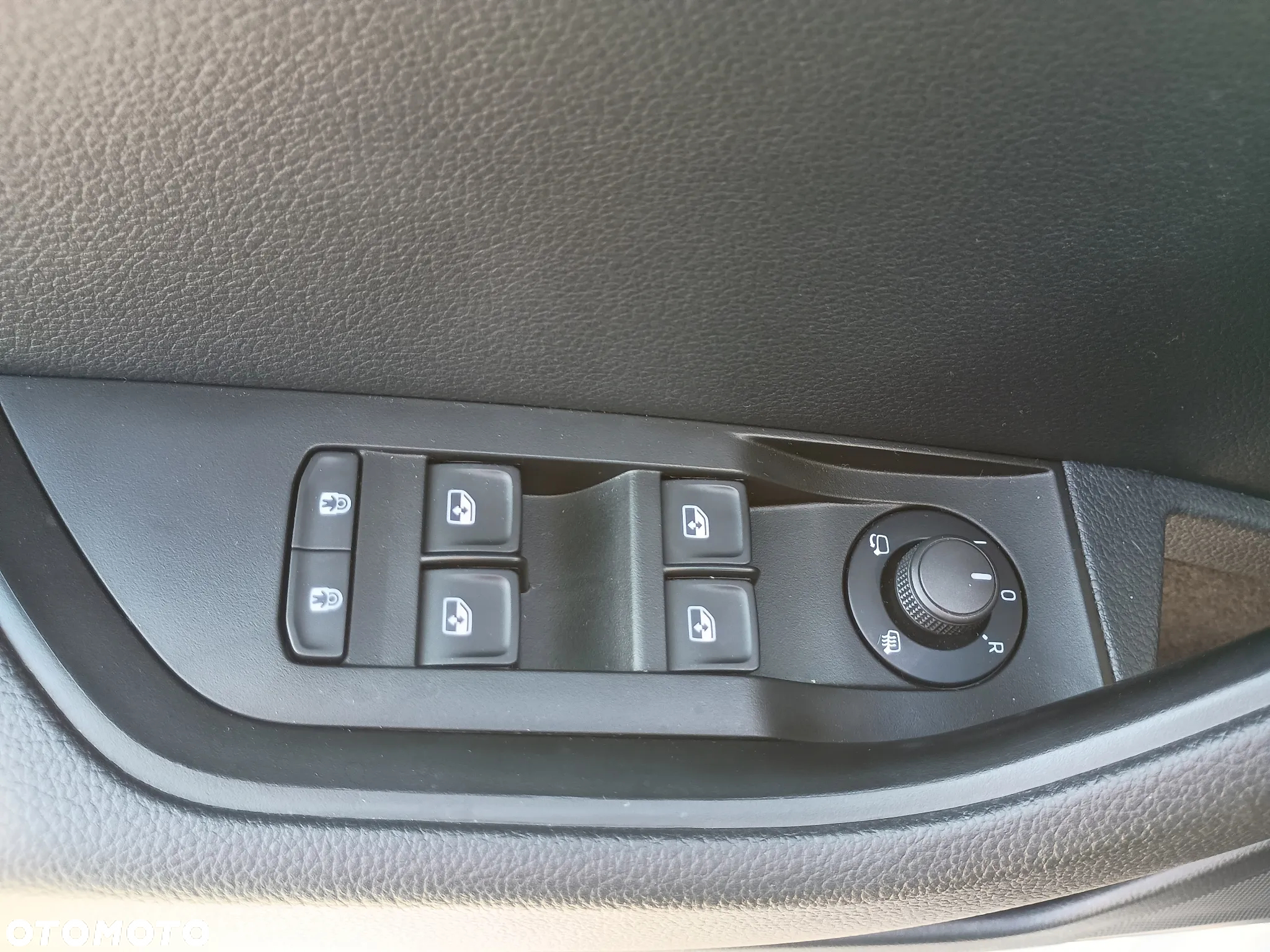 Skoda Superb 2.0 TDI Ambition DSG7 - 15