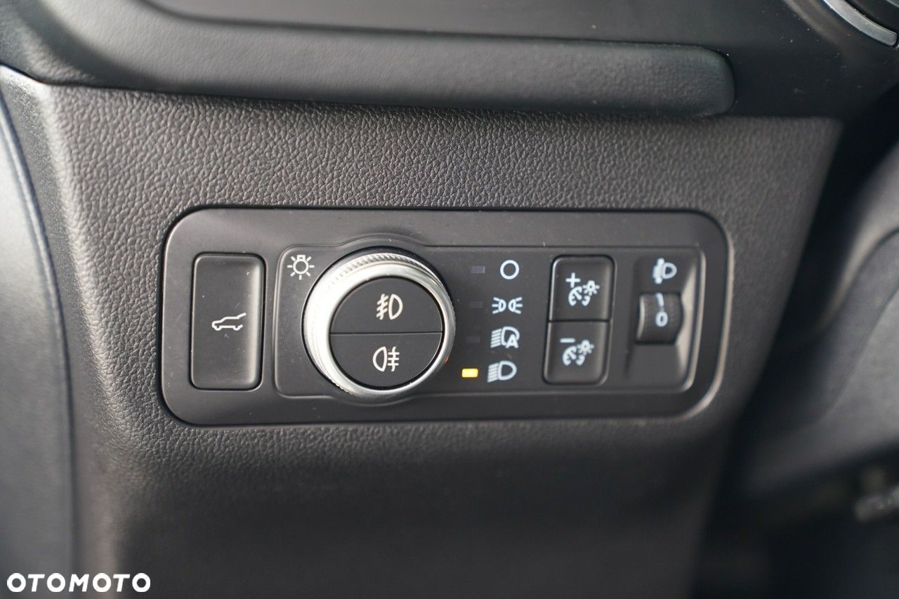 Ford Kuga - 17