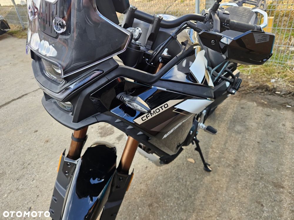 CFMoto MT - 10