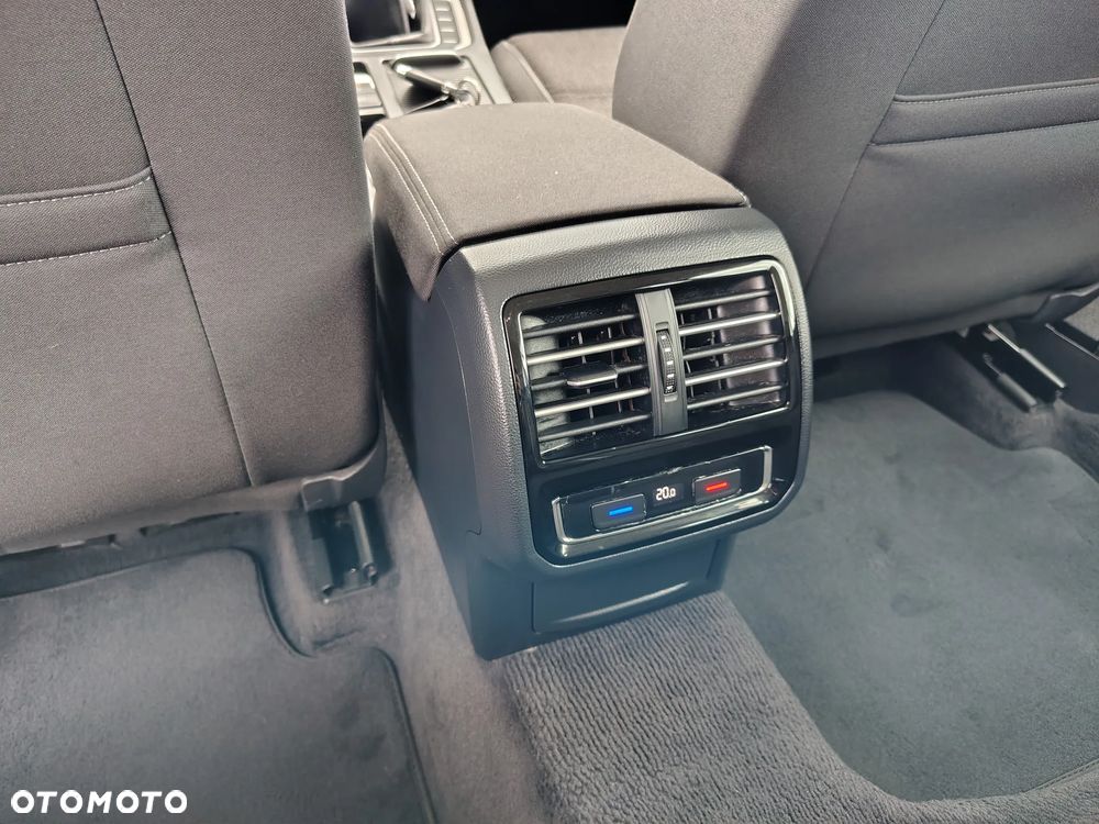 Volkswagen Passat 2.0 TDI BMT Highline - 26