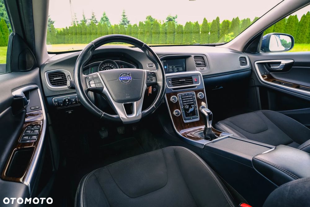 Volvo V60 D4 Drive-E Momentum - 14