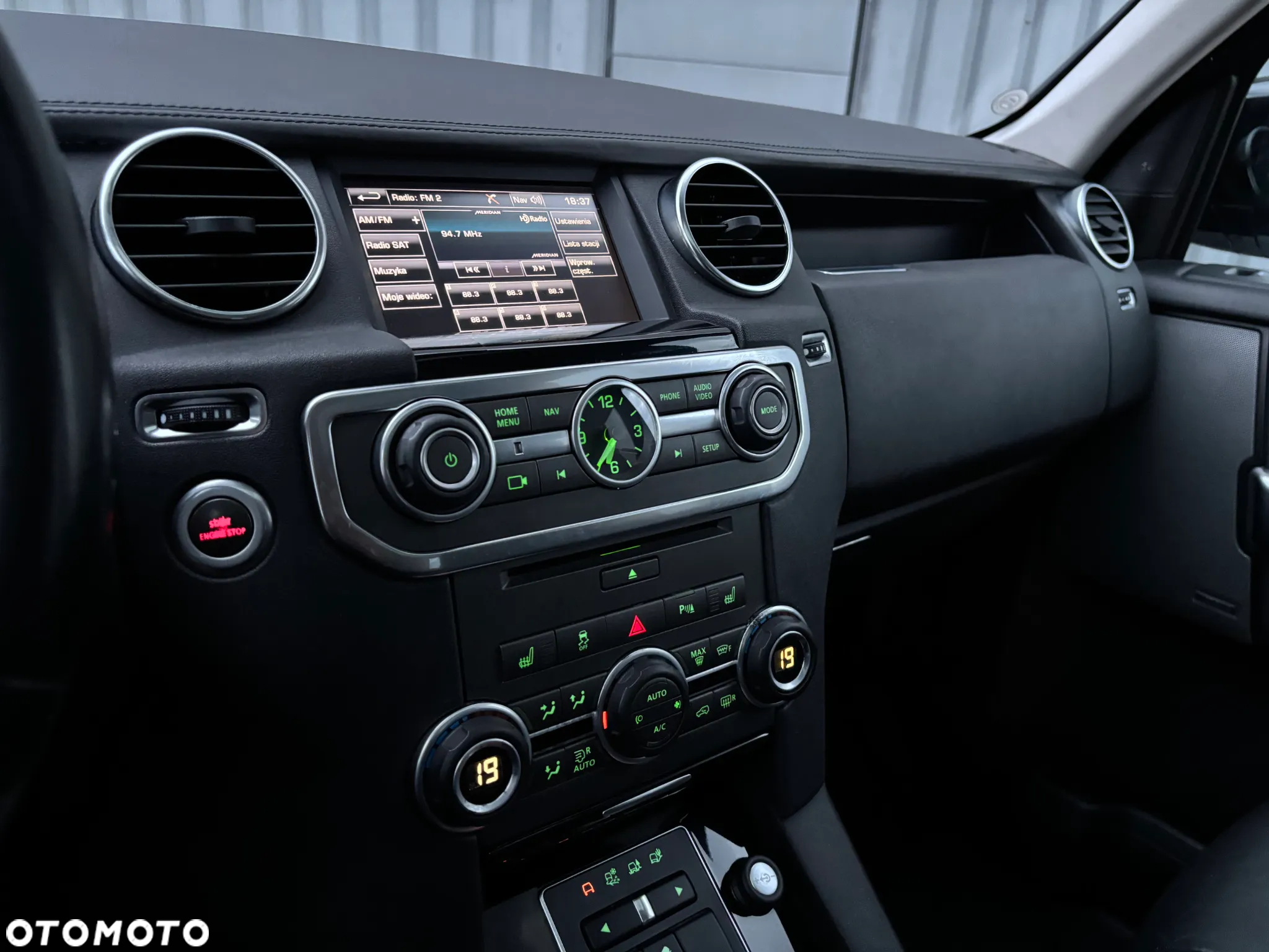 Land Rover Discovery IV 3.0 V6 SC Landmark - 21