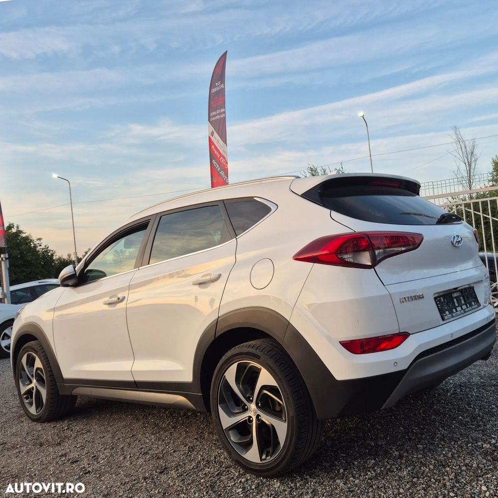 Hyundai Tucson 2.0 CRDI 4WD Automatik Advantage - 9