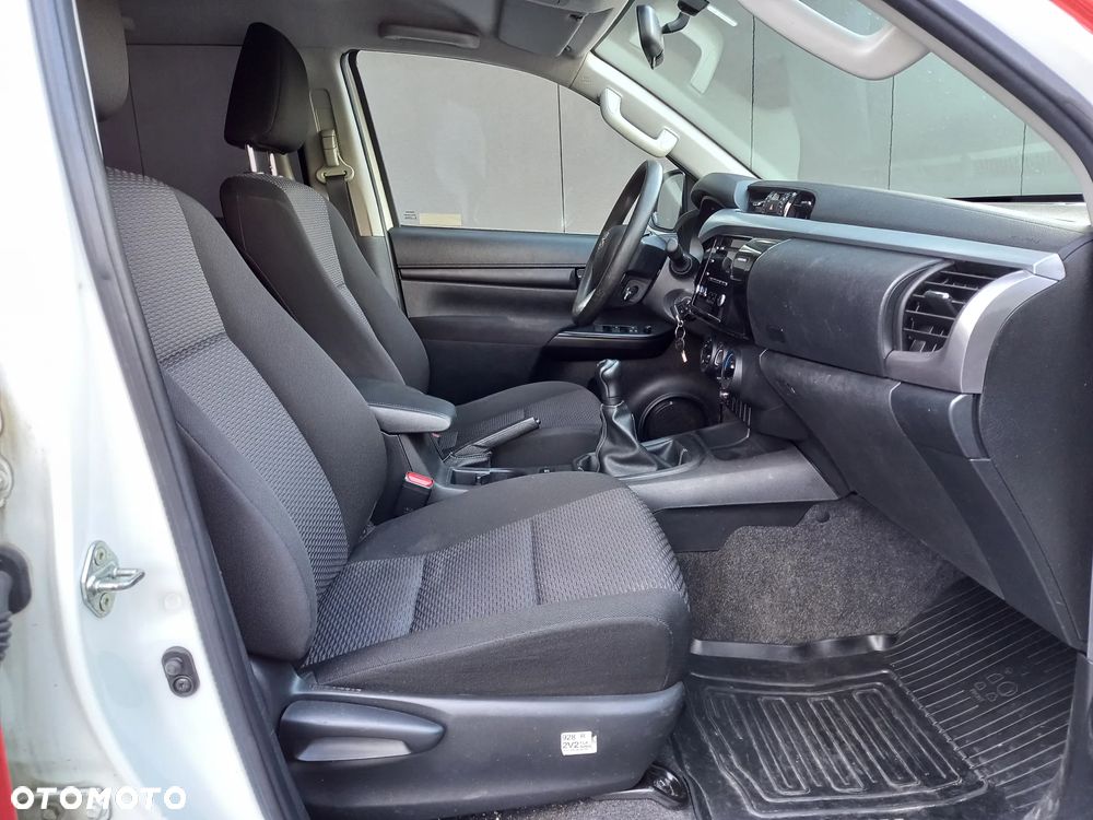 Toyota Hilux 2.4 D-4D Extra Cab DLX 4x4 - 8