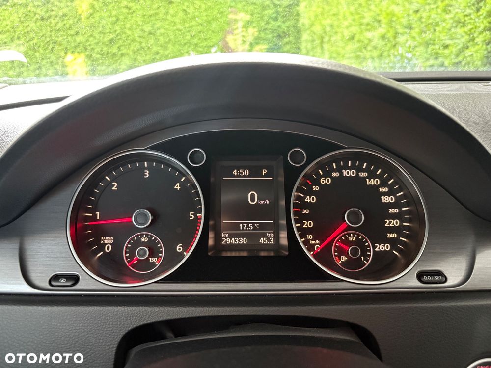 Volkswagen Passat 2.0 TDI Comfortline DSG - 11